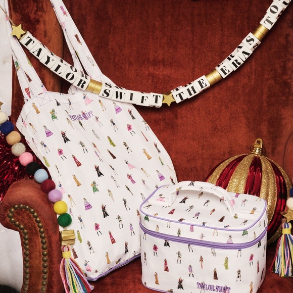 The Eras Tour Tote Bag Taylor Swift Zip Pouch Tote Travel Purse Tote New - Picture 3 of 4